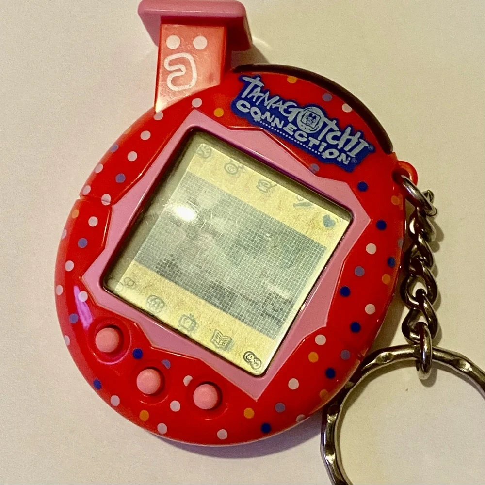 ✨ Tamagotchi Connection V5 2004 Original Polka Dots Confetti Red Familitchi Rare